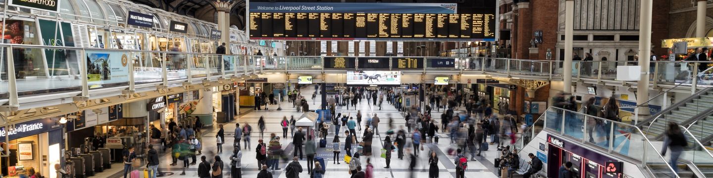 Getty Images 621461184 crowded station